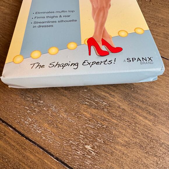 SPANX Assets Women's 3 (155lbs-180lbs) High Waist Mid Thigh Shaper Shorts Nude - Picture 3 of 8